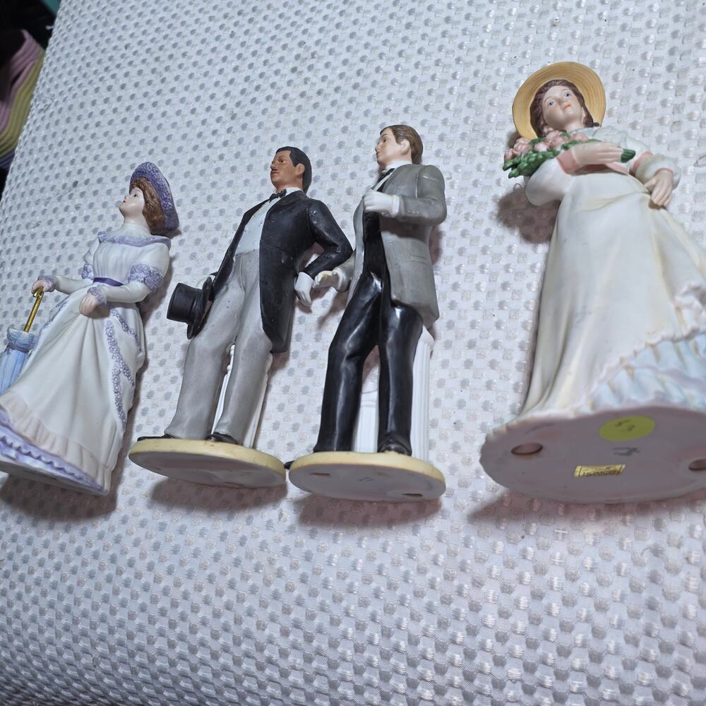 HOMCO VINTAGE SET OF 4 TURN OF CENTURY BISQUE PORCELAIN FIGURINES